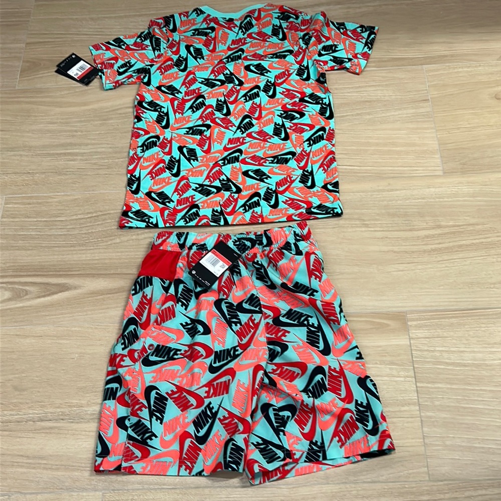 Brand new youth large matching set from Nike